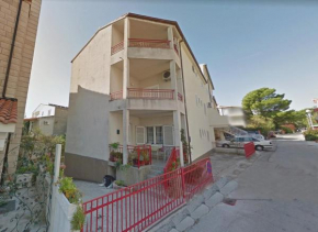 Apartments with a parking space Makarska - 18030